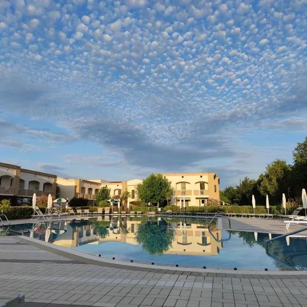 Mamì Altanea Village, hotell i Duna Verde