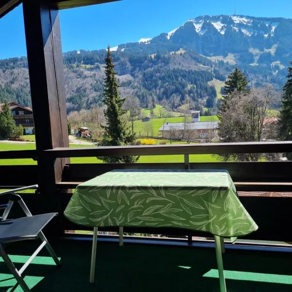 Ferienwohnung Grüntenausblick Bergblick & 2 Balkone im Allgäu, Hotel in Rettenberg