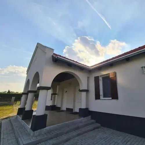 Szivecskés Vendégház Cegléd, hotel in Cegléd