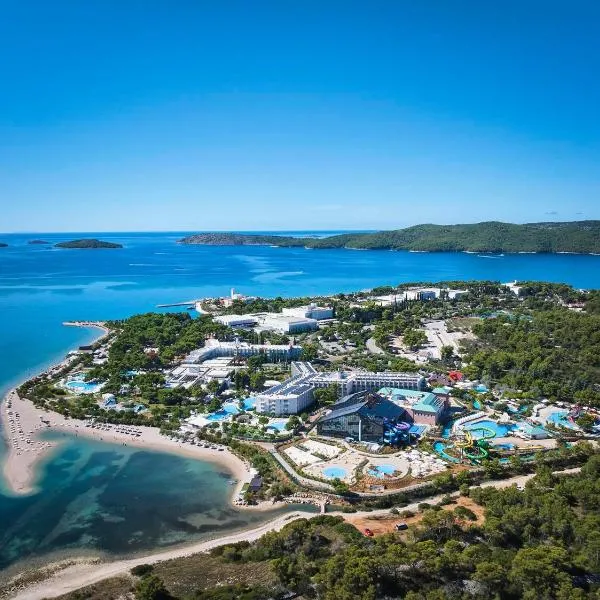 Amadria Park Family Hotel Jakov: Šibenik şehrinde bir otel