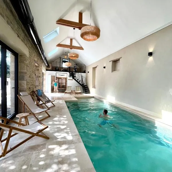 LE DOMAINE DE SOANI - Piscine intérieure, Jacuzzis & Sauna - ADULT ONLY, Hotel in Saint-Évarzec