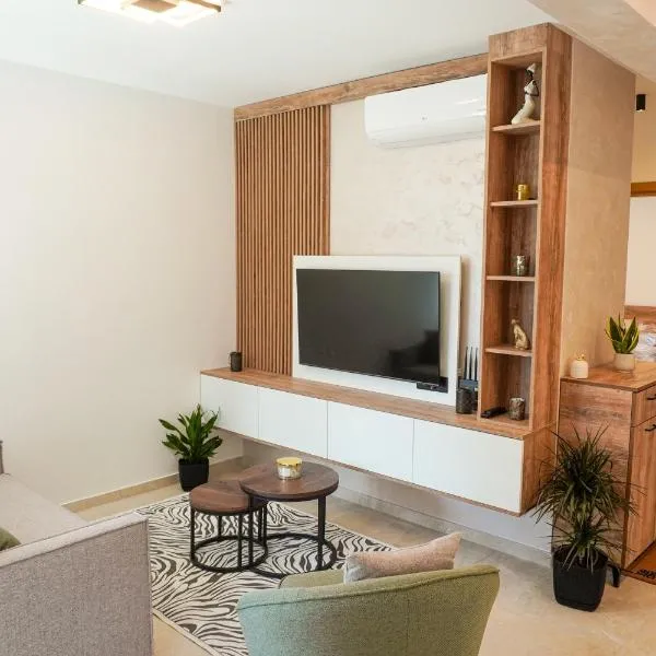 Casa Oliva Tivat, hotel a Tivat