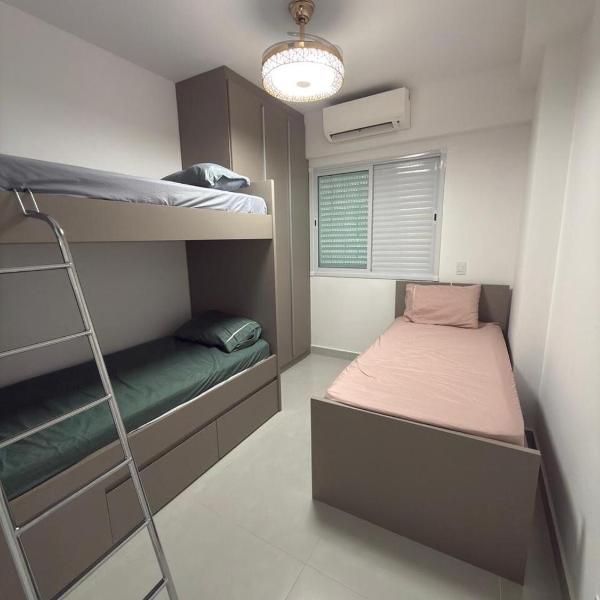Apartamento a menos de 100 m da praia Asturias - Guarujá Beach - Foto 2