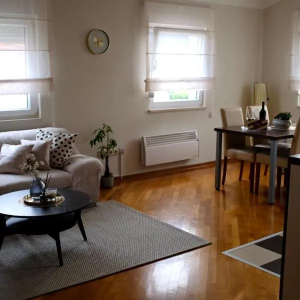 Apartman Spanish Square، فندق في موستار