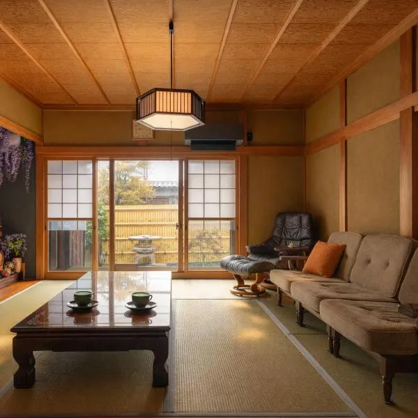 Villa Fuu 福-島のとびら The Island Gate- フェリー岩屋港徒歩3分上質な古民家一棟貸, hotel u gradu 'Awaji'