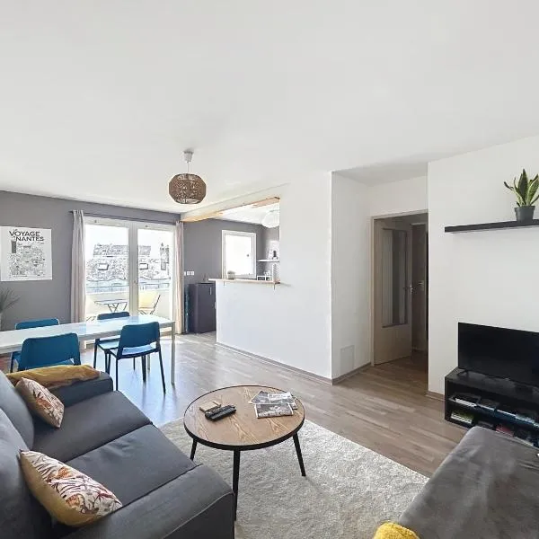 Agréable T2, Île de Nantes, 4 personnes, balcon sud-ouest, proche centre-tram – hotel w mieście Nantes