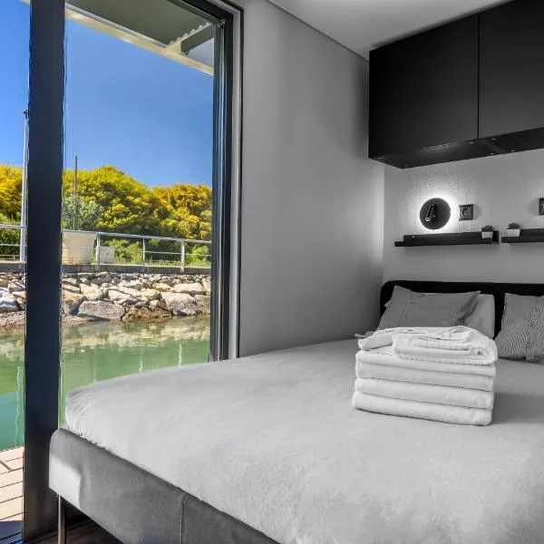 The Homeboat Company Albufeira, hotel a Albufeira