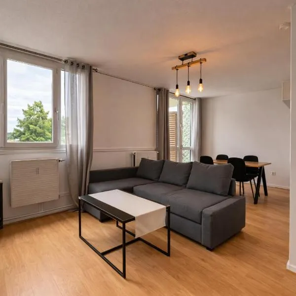 Beau duplex lumineux avec balcon, hotel in Chalon-sur-Saône