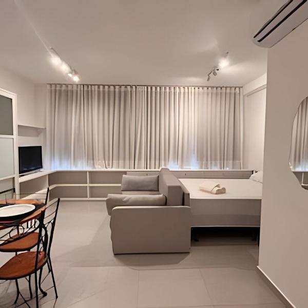 Studio impecável, piscina e wi-fi, em ótima região