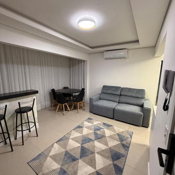 Apartamento Completo com Churrasqueira, 2 Quartos e Ar-Condicionado