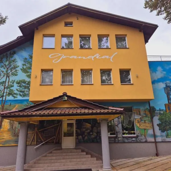 GRANDIAL、ブワディスワボボのホテル