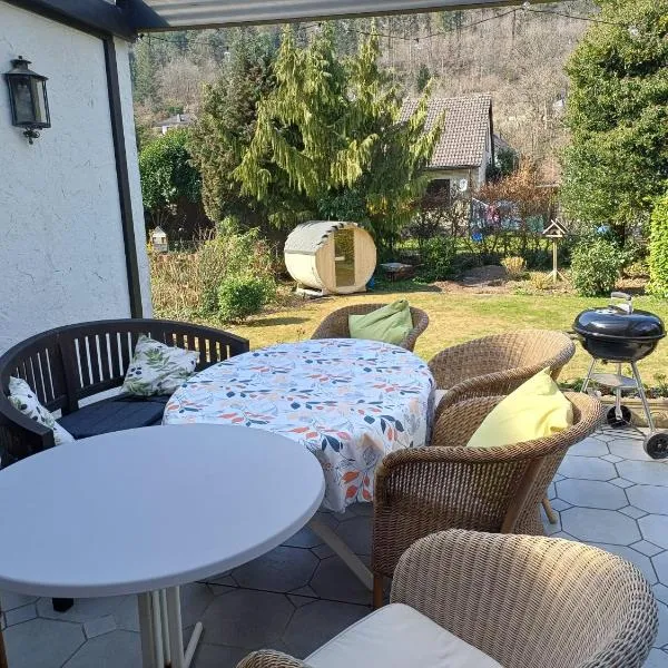 ZusammenZeit in Schleiden - Herbstauszeit in der Eifel, Sauna inklusive, 3 Schlafzimmer - ideal für Familien und Freunde - Hunde freundlich, hotel di Schleiden