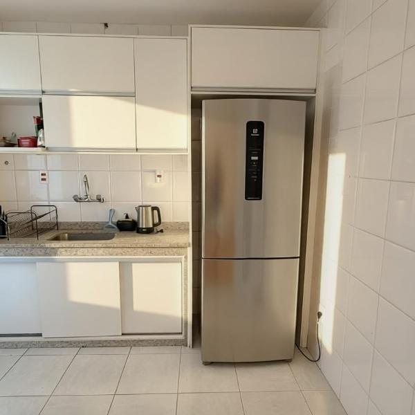 Suíte Copacabana 1 quadra praia apt compartilhado - Foto 4