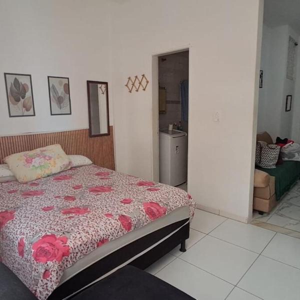 Ótimo apartamento quarto sala na Barra c ar condicionado - Foto 2