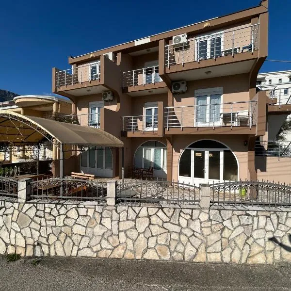 Villa Cherry, Hotel in Bar