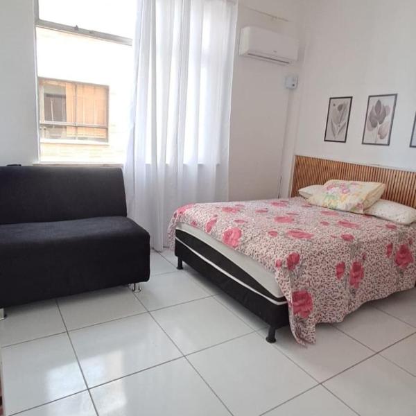 Ótimo apartamento quarto sala na Barra c ar condicionado