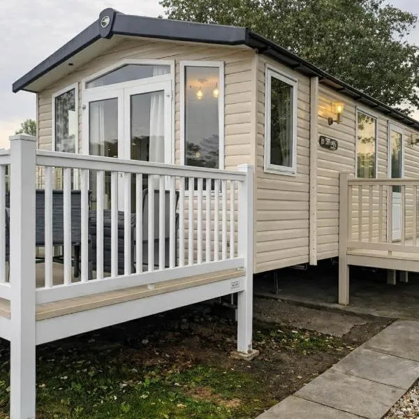 Prestige Static Caravan on 5 Star Holiday Park, hotel a Cheswick