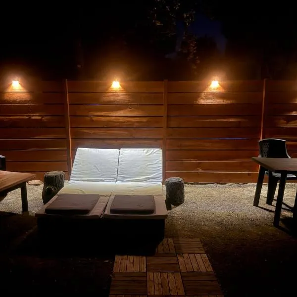 Le Cocon en pierre au coeur du Verdon et son spa en supplément gîte "Le Repos Des Chênes": Régusse şehrinde bir otel