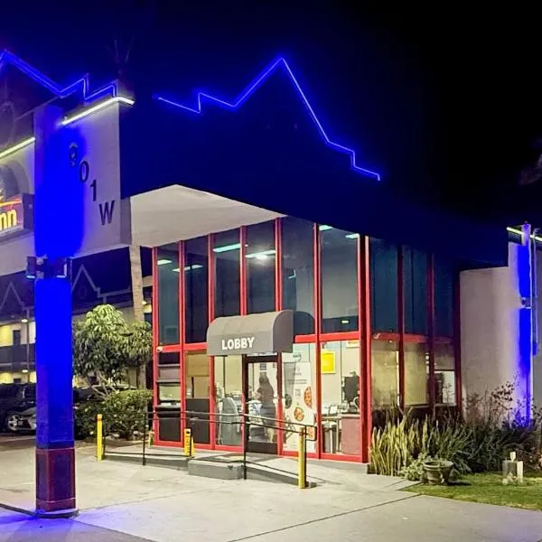 Days Inn by Wyndham Los Angeles LAX Airport Stadium Area, hotel di Los Angeles