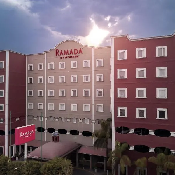 Ramada by Wyndham CDMX Perinorte, готель у Мехіко