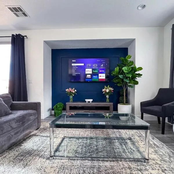 Spacious 3-Bed Family Retreat WiFi & Parking, hotel in Las Vegas
