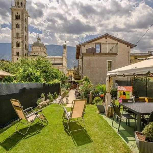 Casa Vacanza Nonna Pia in "Piazza Basilica", Hotel in Tirano