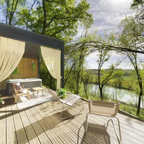 Viesnīca Les cabanes du Lac pilsētā Sévignac-Thèze