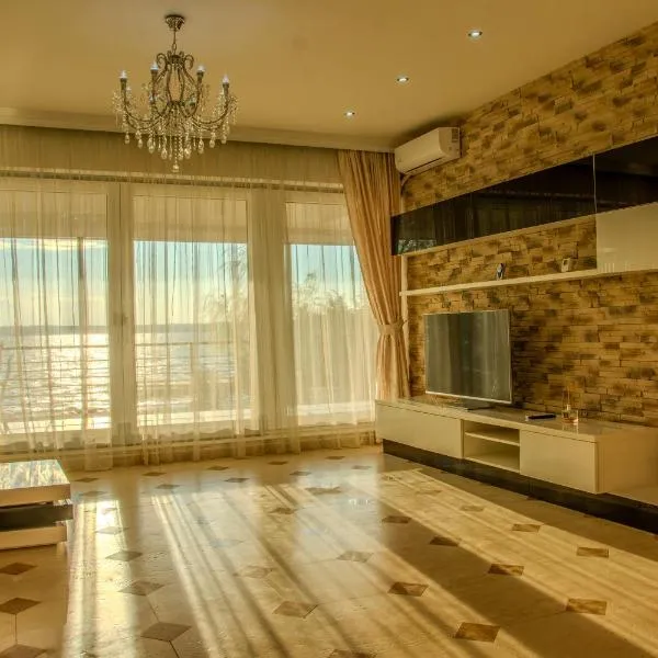 RoApart Riva Lake Studiouri si Apartamente 2-3 camere cu vedere lac -parcare privata, hotel en Mamaia