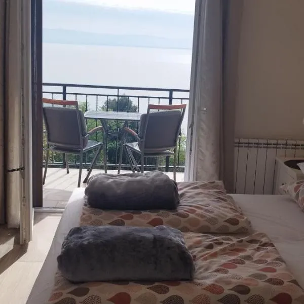 Cozy Suite for 2 with Balcony & Sea View Villa Elma, hotel in Mošćenička Draga