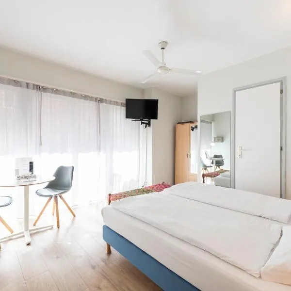 Hotel Atlantico self check-in, hotel u Luganu