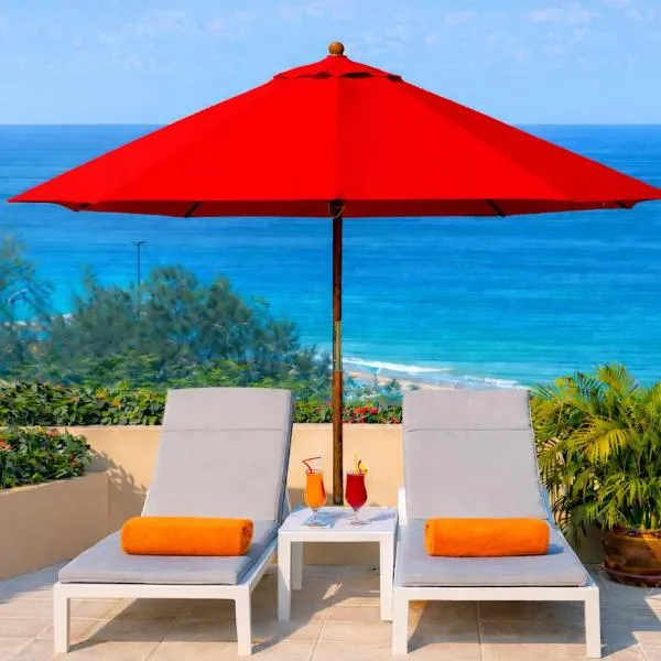 Pacific Club Resort, готель у Карон-Біч