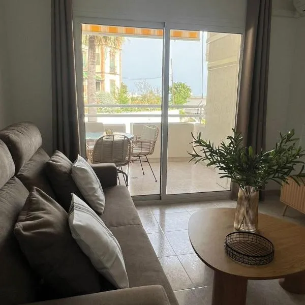 Serenity by the sea in La Carihuela, viešbutis Toremolinose