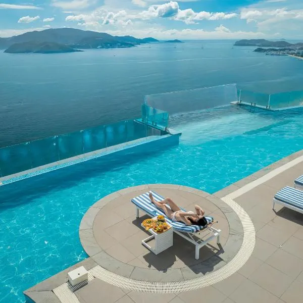 The AMG Suites Bayfront, Hotel in Nha Trang