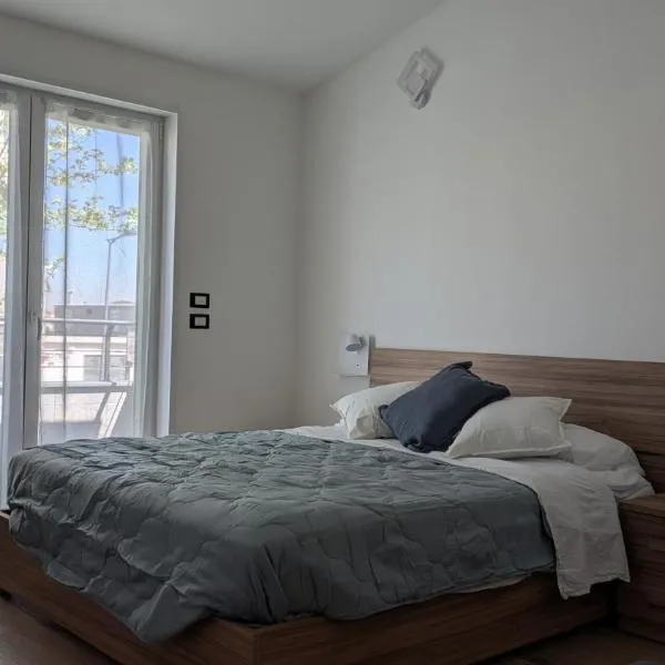 AURA MARINA - Guest House Fiumicino，菲烏米奇諾的飯店