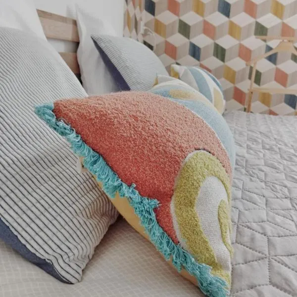 ROOMS HOME CSM Suites privées 1 ou 2 chambres en cœur de ville entre Paris et Reims 40 mn Disneyland Paris, hotel di Charly-sur-Marne