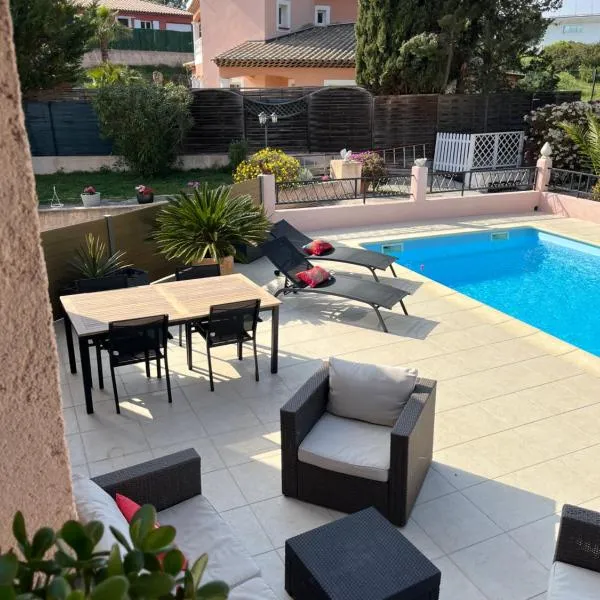 La Pinède appartement T2 accès piscine, khách sạn ở Fréjus