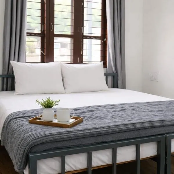Chiraanya Service Apartment,AC & Non-AC, hotel in Chikmagalūr