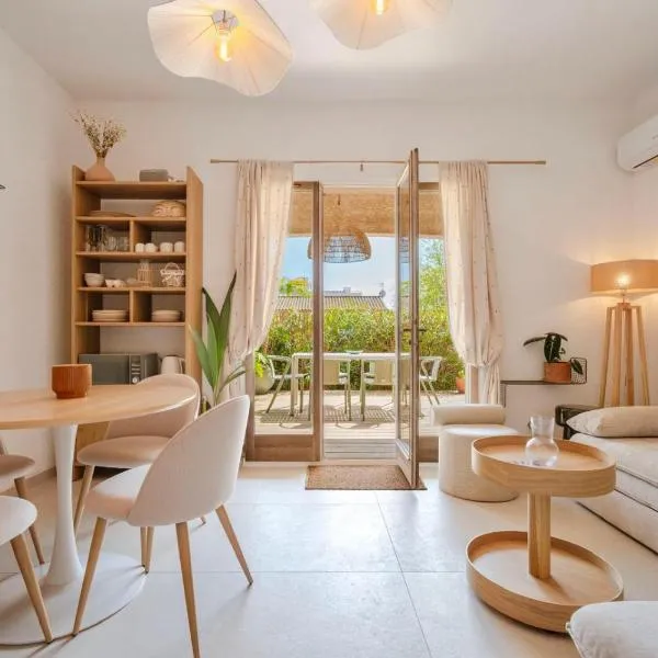 T2 Haut de gamme avec jardin privé - 50m du port Miramar, khách sạn ở La Londe-les-Maures