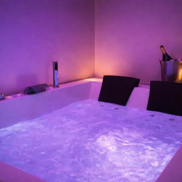 Luxury Suites Glory Tower, hotel em Nápoles