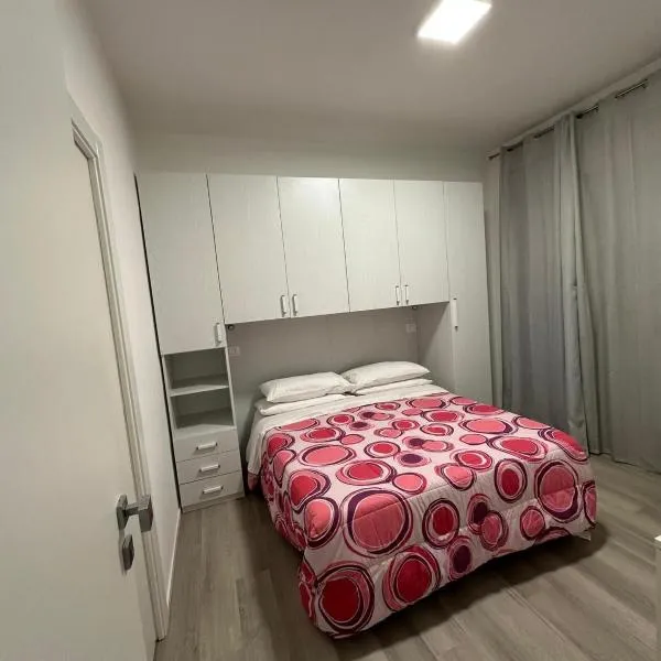 Prestige House 9, hotel a Scalea