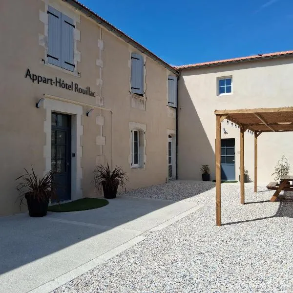 Appart-Hôtel Rouillac: Rouillac şehrinde bir otel