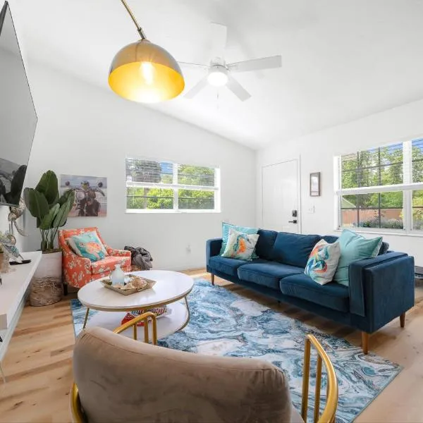 Crystal River Home - Near Scalloping - Pet-Friendly - Patio & Charcoal Grill, hotel en Crystal River