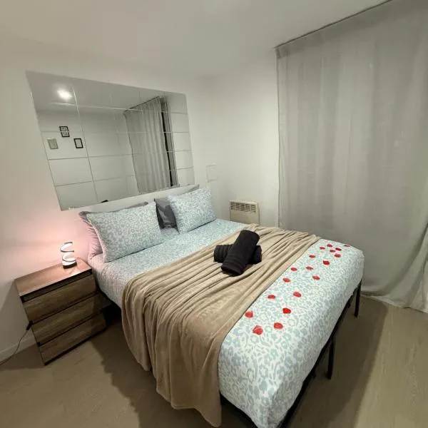 Lovely APPARTEMENT, hotel in Villeneuve-Saint-Georges