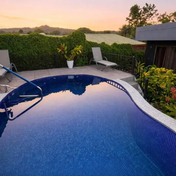 Residencia Esmeralda, hotel di Agua Buena