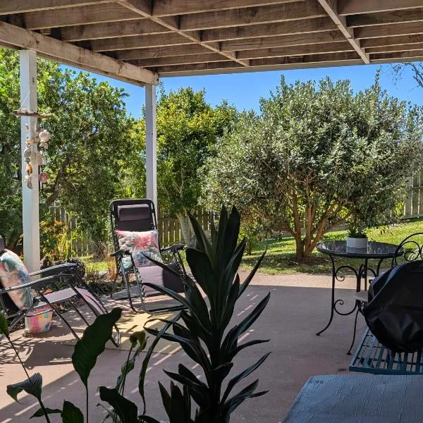 Topsy Turvey self-contained accommodation Mangonui, hotel di Mangonui