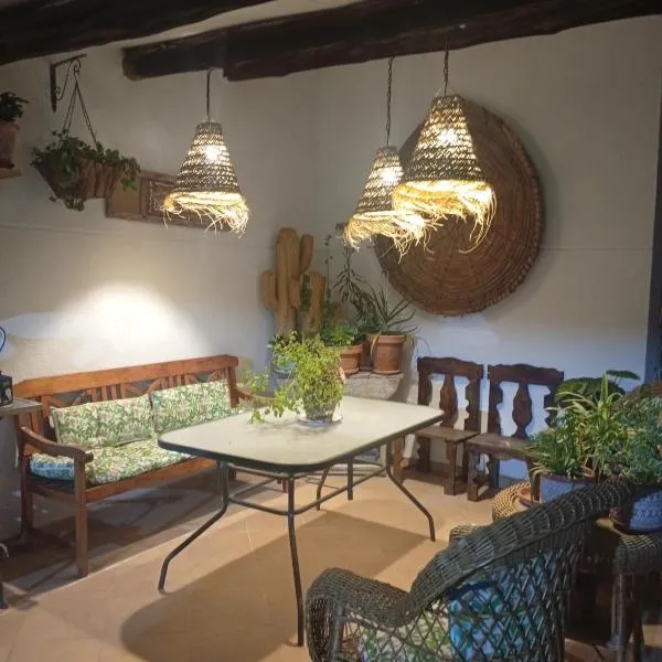 Casa Rural en San Carlos del Valle- Doña Gumersinda, Hotel in San Carlos del Valle