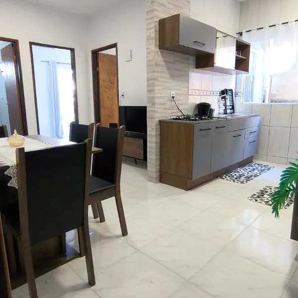 AP Completo Zona Sul, 2 dorm, garagem, ar condicionado, Wifi, Hotel in Joinville