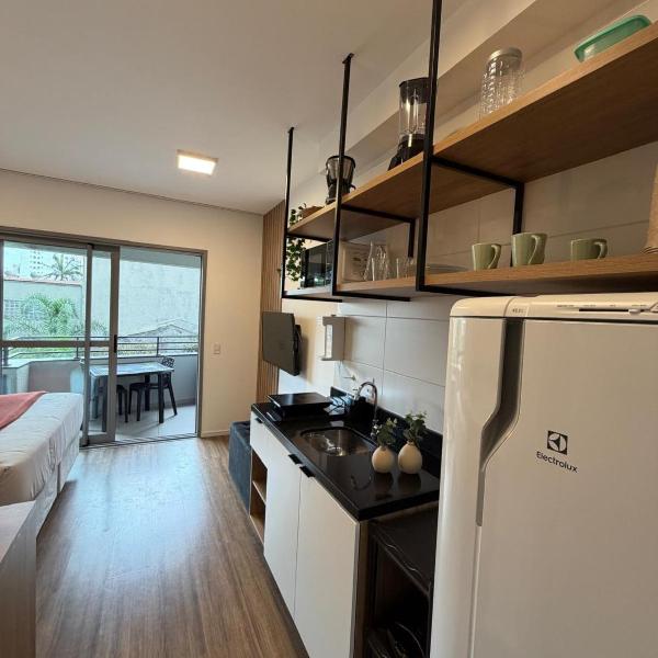 Studio in Brooklyn, near the subway, with a balcony, gym, swimming pool, and Wi-Fi
