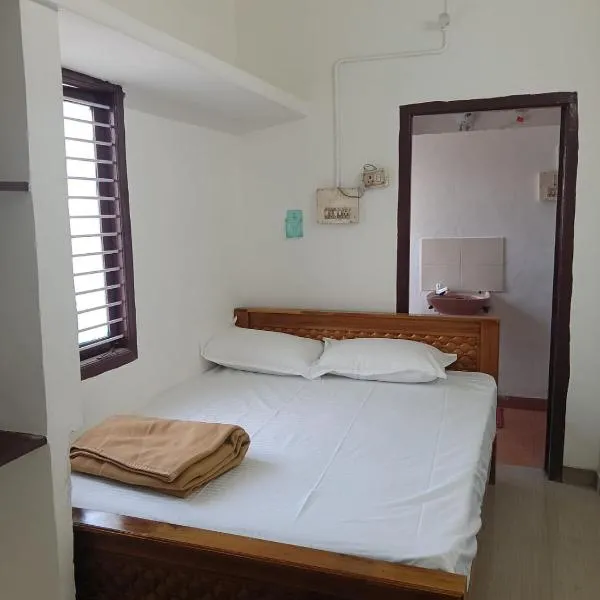 Kumaran Residency Home Stay, hotel in Thiruchendur
