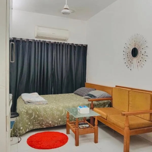 Cheapest Cozy Studio Apartment Tv Ac Netflix, hótel í Dhaka